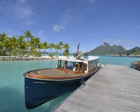 Boot am Wasser Bora Bora