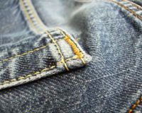 Maenner Jeans in Nahaufnahme