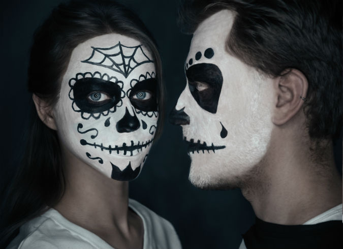 Paar mit Halloween Makeup