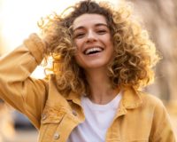 Diese Farben bilden 2021 die Basis für unsere Looks
