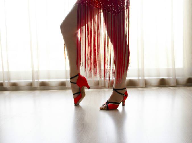Vanessa Mai bei Let's Dance - rote Tanzschuhe