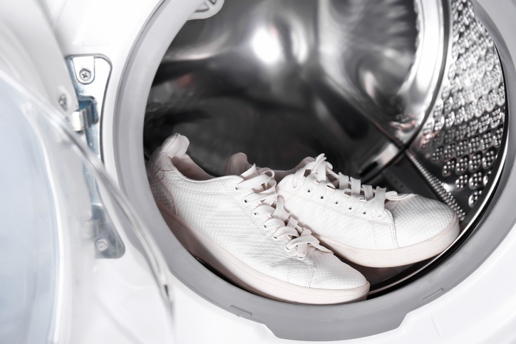 Sneaker in der Waschmaschine
