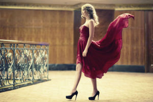 Ein schickes Abendkleid braucht hohe Schuhe!