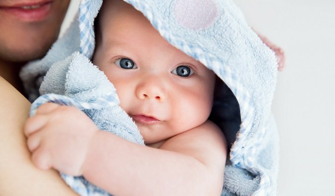 Baby nach dem Baden